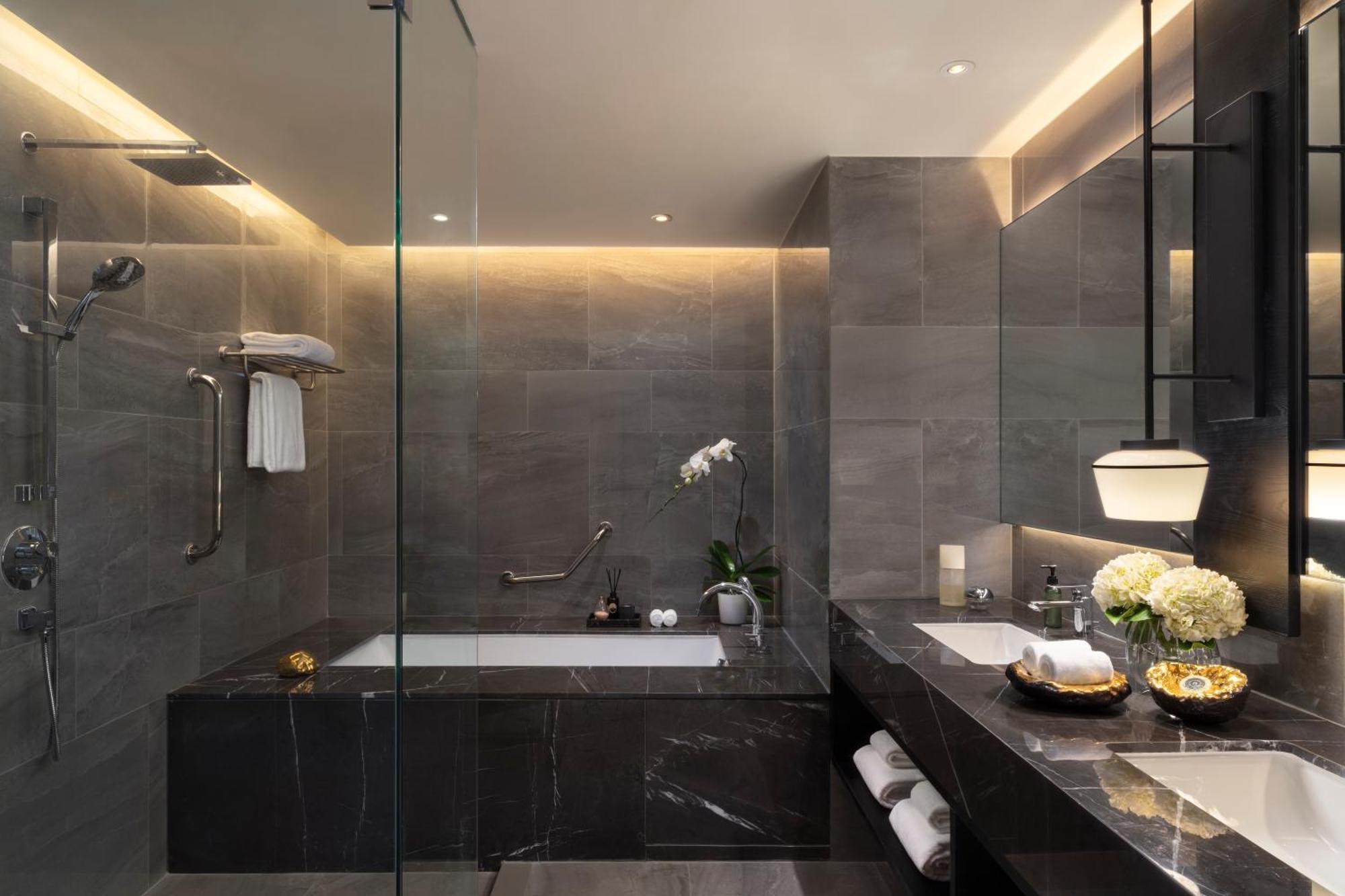 Готель Ascott Thonglor Бангкок Екстер'єр фото Bathroom